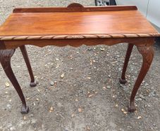 Chippendale / Queen Anne style mahogany hall table