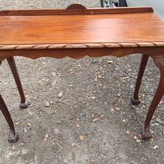 Chippendale / Queen Anne style mahogany hall table