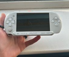 PSP E1000 white no box