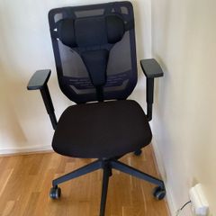 Ergonomic office chair