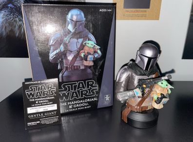 Mandolorian and Grogu Gentle Giant Mini Bust
