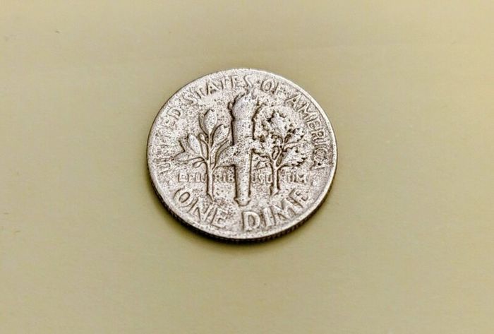 Rare 1967 US Roosevelt Dime with multiple mint errors