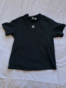 black adidas tshirt