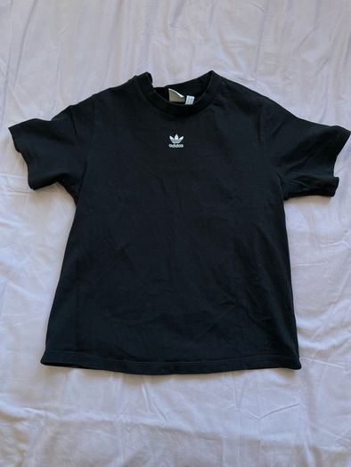 black adidas tshirt