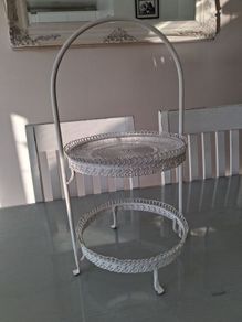cake stand