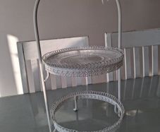 cake stand