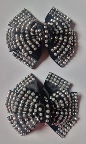 2 Black bow