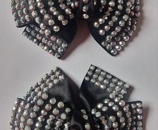 2 Black bow