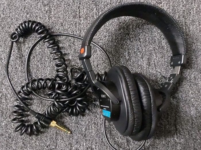 Sony MDR7506 studio monitor Headphones