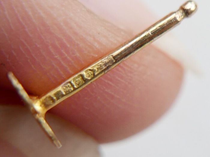 9ct Gold 375 Earrings 0,94g