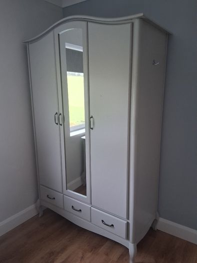 Wardrobe and chest of drawers