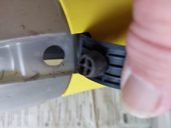 KARCHER Portable screen washer, in excellent condition, missing the the charger power supply