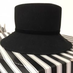 Black Felt Ladies Hat with velvet band