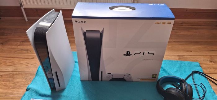 PlayStation 5 console (Disc Version)