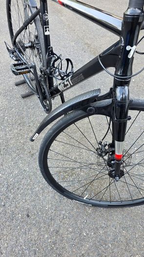 Vitesse Road Bike 28  20 Frame  Disc Brakes