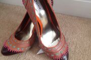 Dune tan heels