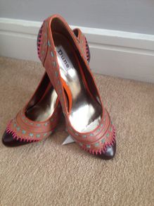 Dune tan heels