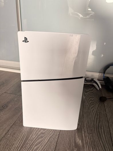 PlayStation 5 Digital Edition + Controller & Headset. Excellent Condition