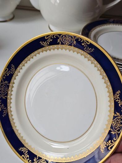Royal Crafton Bone China "Viceroy" Tea Set