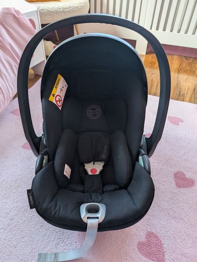 Cybex Balios pushchair bundle with Cloud T car seat.