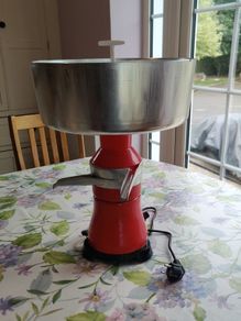 Milk cream separator mashine