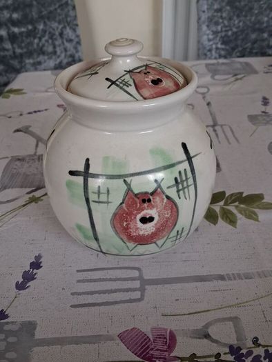 Crom Abu Pottery