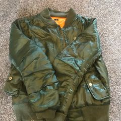 Bomber jacket green