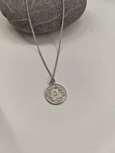 Necklace Coin Timeless Elegance  Unisex Designer Necklace for Every Occasion