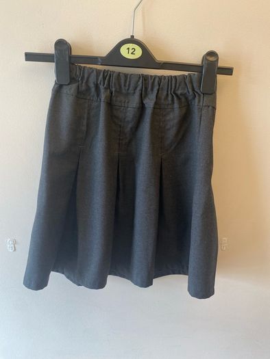 Lily & Dan grey skirt (new) age 8-9