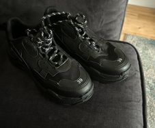 Womens trainers