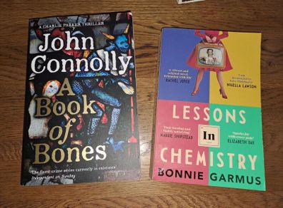 Lessons in Chemistry - Bonnie Garmus