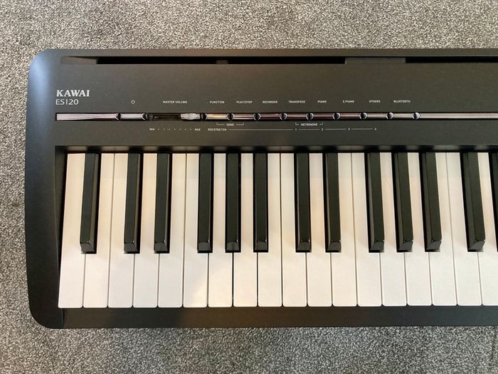 Kawai ES-120 B