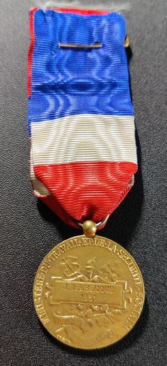 Honor Medal For Work And Social Security - VERMEIL - Borrel