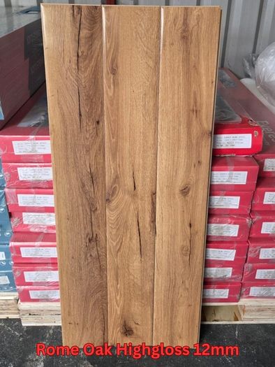 New 8mm & 12mm Laminated Flooring Free Delivery