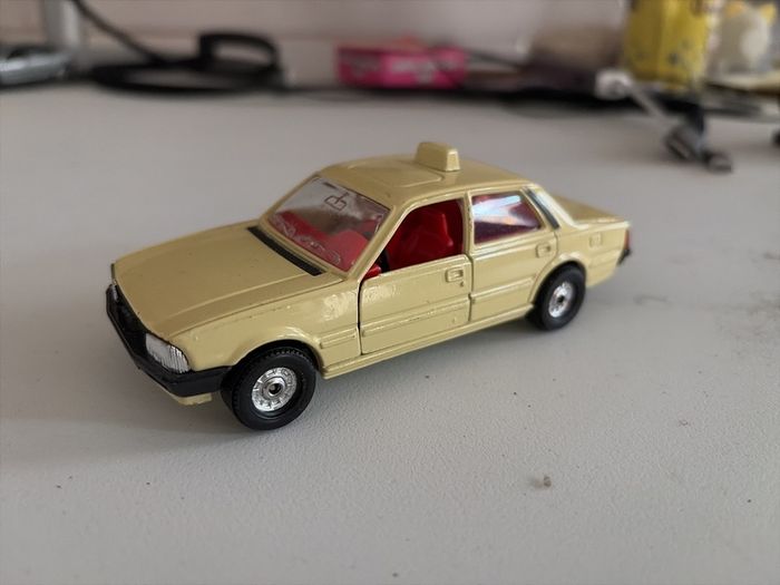 Corgi Peugeot 505 Taxi
