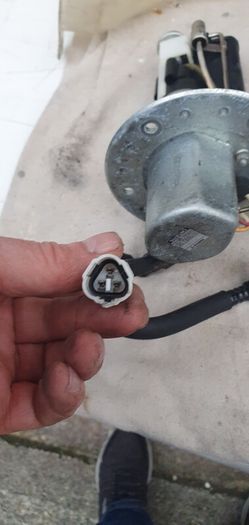 gsxr k5 750 fuel pump will fit k4 k5 600 or 750