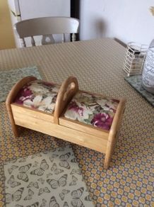 Vintage foldable sewing or art&craft basket