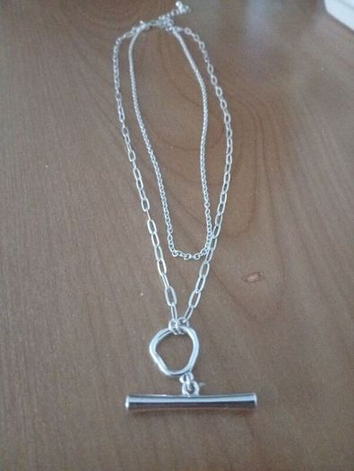 Nice necklace brand new .