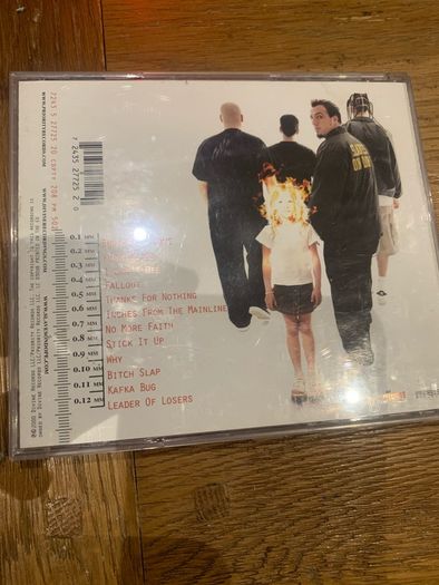Slaves on Dope - Inches from the Mainline
