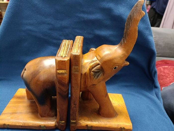 vintage wooden elephant book holder