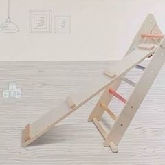Kids climbing triangle