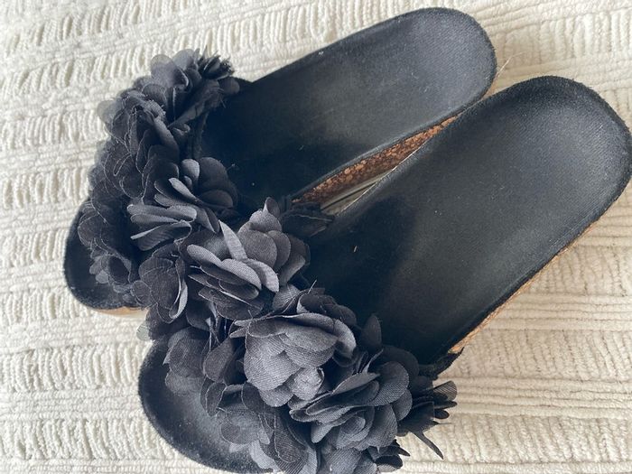 Perfect condition size UK 3