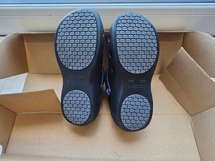 Brand New Size 3 Black Toffeln ActivKlog Clog