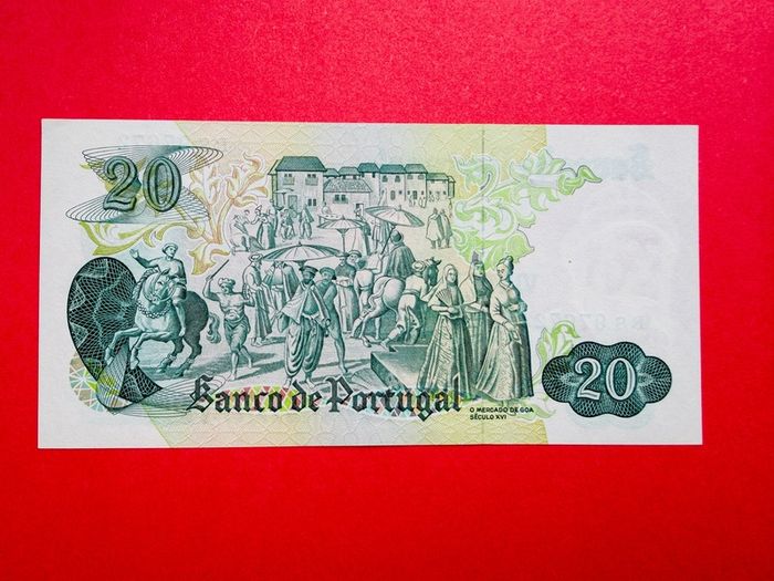 Portugal.  20  Escudos  1971   Pick 173 ( uncirculated )
