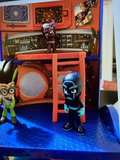 PJMasks Mission Control HQ plus Busy book/Figured& PJMasks smallHQ