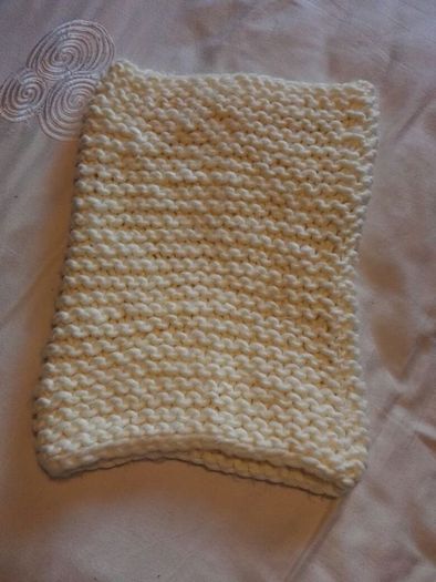 Cream snood