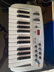M-Audio Oxygen 8 Midi Controller Keyboard