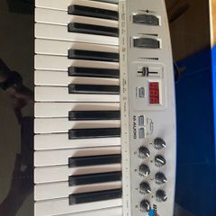 M-Audio Oxygen 8 Midi Controller Keyboard