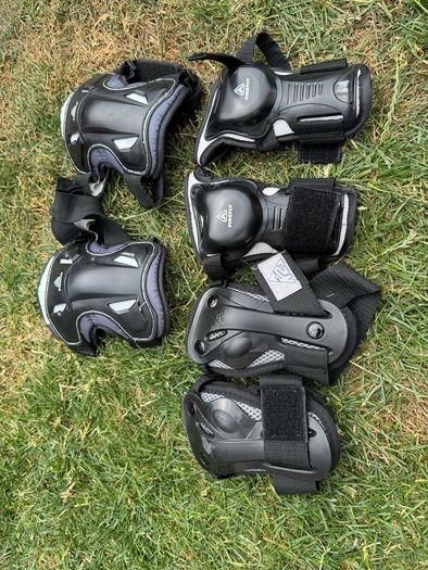Women's Rollerblades/Inline Skates and guards