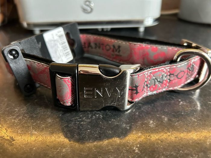 Envy Phantom Dog collar
